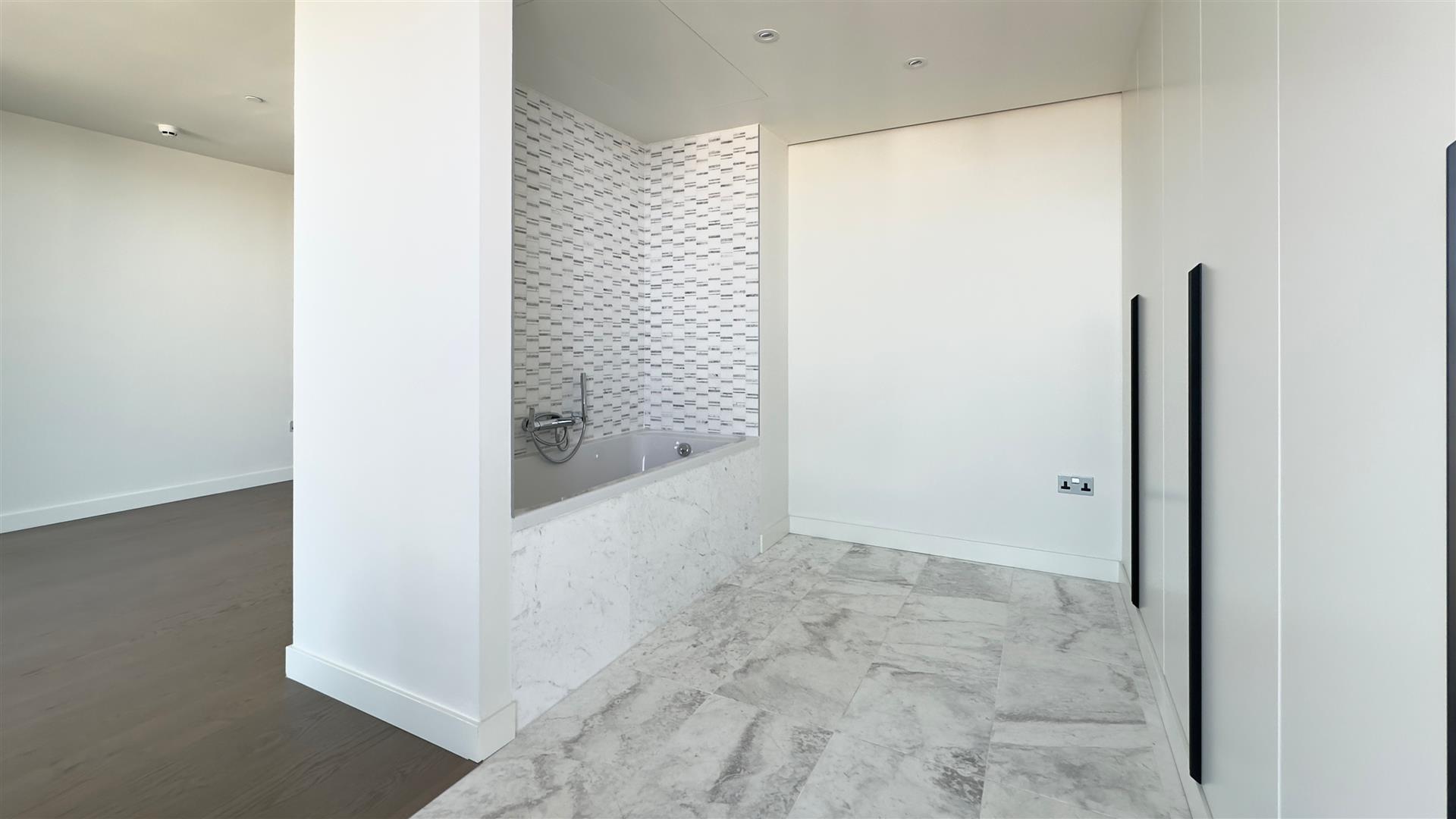  Image of Apartment - 4 Bedrooms - 4 Bathrooms for Sale in EuroCity-Gibraltar, Image 8